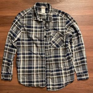 The North Face Long Sleeve Button Down Shirt - Women’s Medium